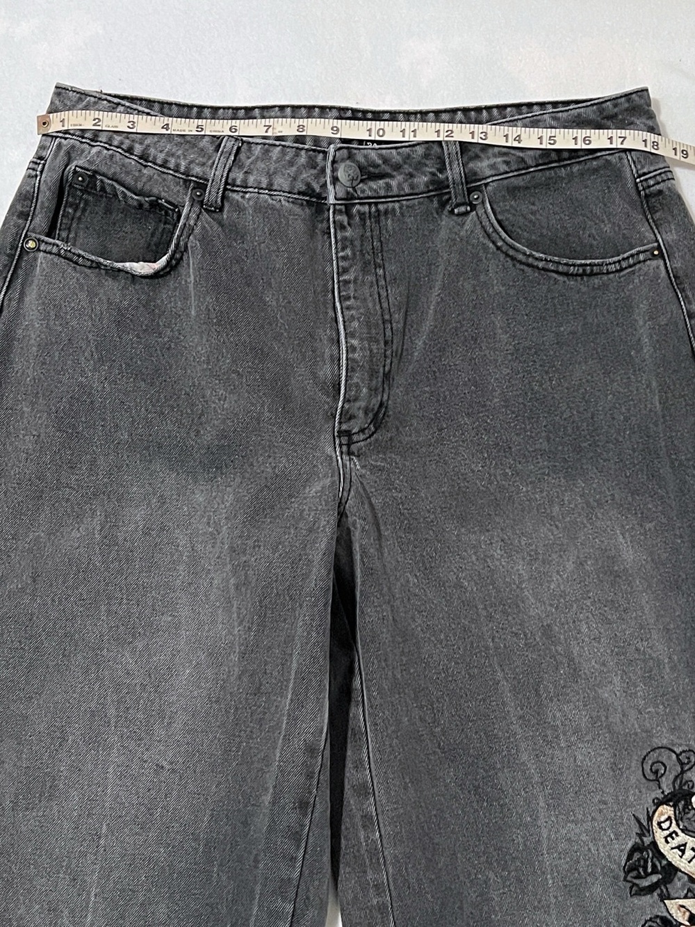Ed Hardy Black Washed Jeans Embroidered Logo Wide Leg Size 34 Retro School - Picture 8 of 10